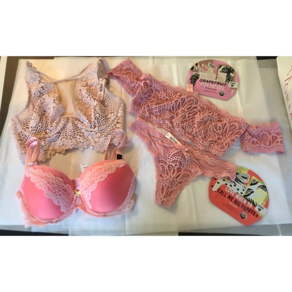 VS Mystery Gift Box - Picture 2 of 2